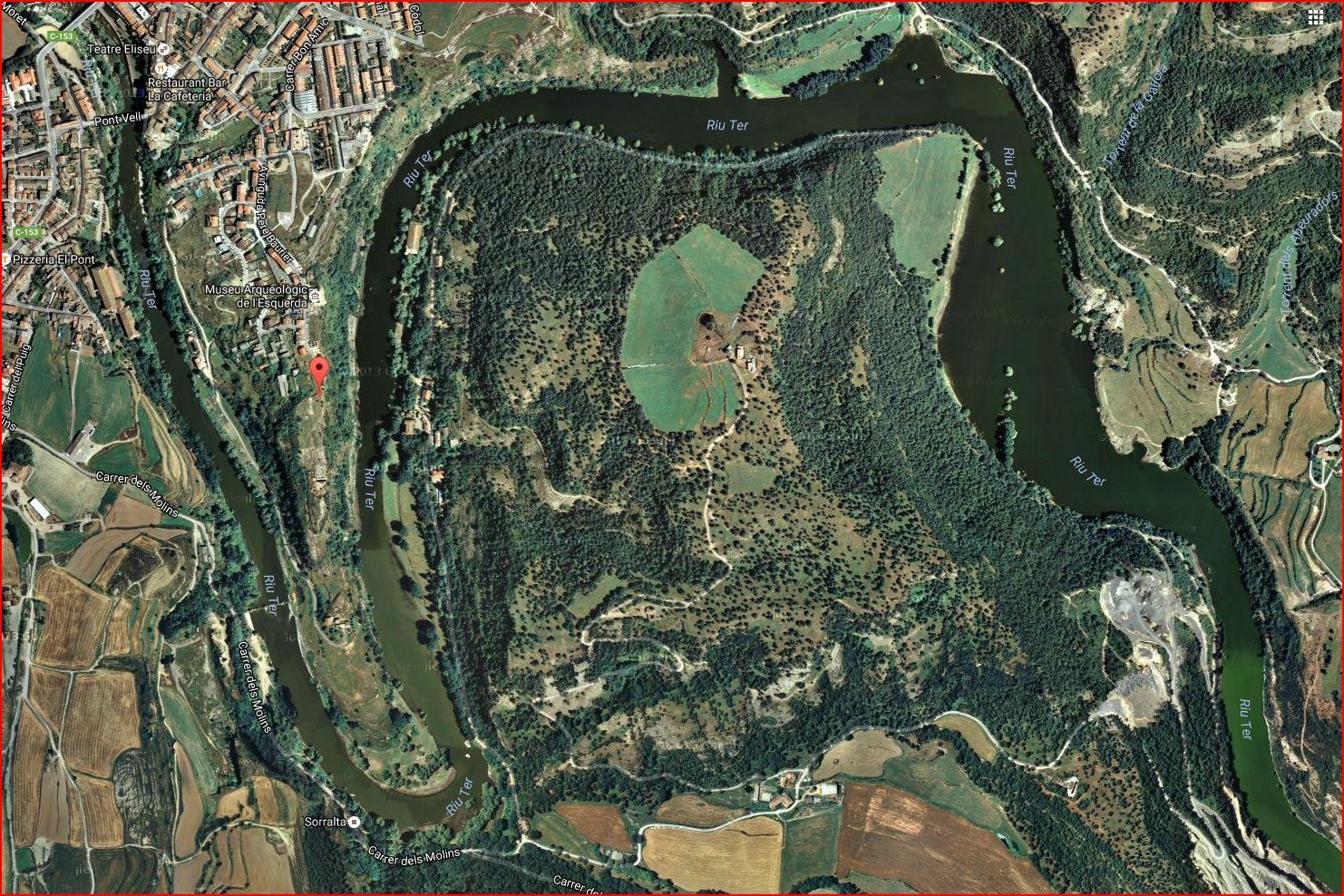 L'Esquerda - Planell de situació on s'aprecia el meandre del riu Ter que envolta parcialment aquest territori - Captura de pantalla de Google Maps