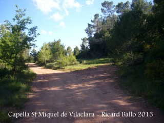 Capella de Sant Miquel de Vilaclara - Inici del camí, a peu.Lloc on diem que una mica més endavant es pot deixar el cotxe.