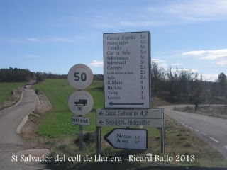 De camí a la capella de Sant Salvador del Coll de Llanera .