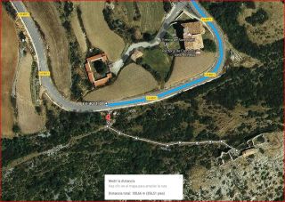 Detall de la darrera part del camí d'accés a la Capella del Remei – Odèn - Captura de pantalla de Google Maps, complementada amb anotacions manuals