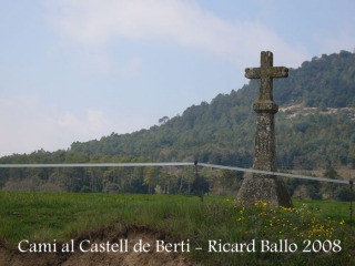 Camí al Castell de Berti - La Creu del Pou