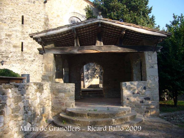 Castell de Granollers de Rocacorba - Sant Martí de Llémena - Comunidor de Santa Maria de Granollers de Rocacorba.