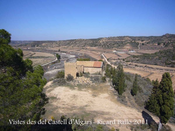 Vistes de l'ermita de Sant Joan d’Algars des del Castell d'Algars - Batea