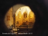 Interior de l'Ermita de Togores – Sabadell - Fotografia obtinguda introduint l'objectiu de la màquina de fotografiar per una petita obertura que hi ha a la porta d'entrada.