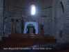 Església de Sant Miquel de Terradelles – Santa Maria de Merlès - Fotografia de l\'interior del temple, obtinguda introduint l\'objectiu de la càmera de fotos a través de la petita obertura rodona que hi ha a la porta d\'entrada