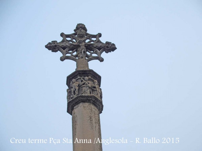 Anglesola - Creu de terme de la Plaça de Santa Anna