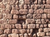 Muralles de Prades: pedra rogenca.