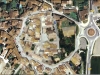 Ullastret. Vista aèria de l'antic recinte clos de la població. Google Maps.