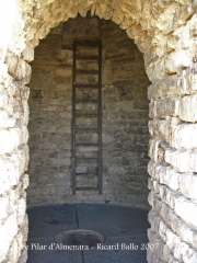 Castell d'Almenara - escala interior de la torre.