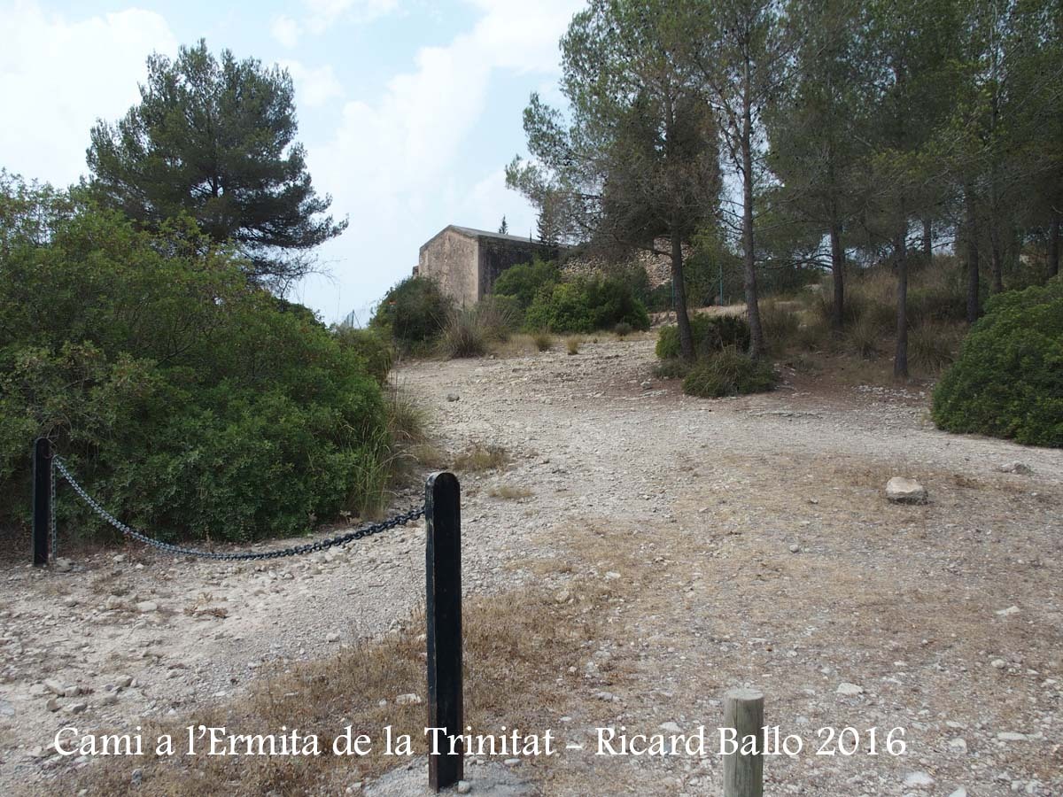 Camí a l'Ermita de la Trinitat