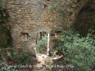 Camí al castell de Solius