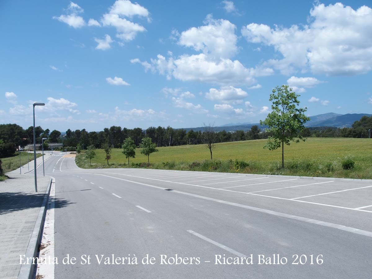 Entorn de l'Ermita de Sant Valerià de Robers – Lliçà d’Amunt - Zona d'aparcament propera