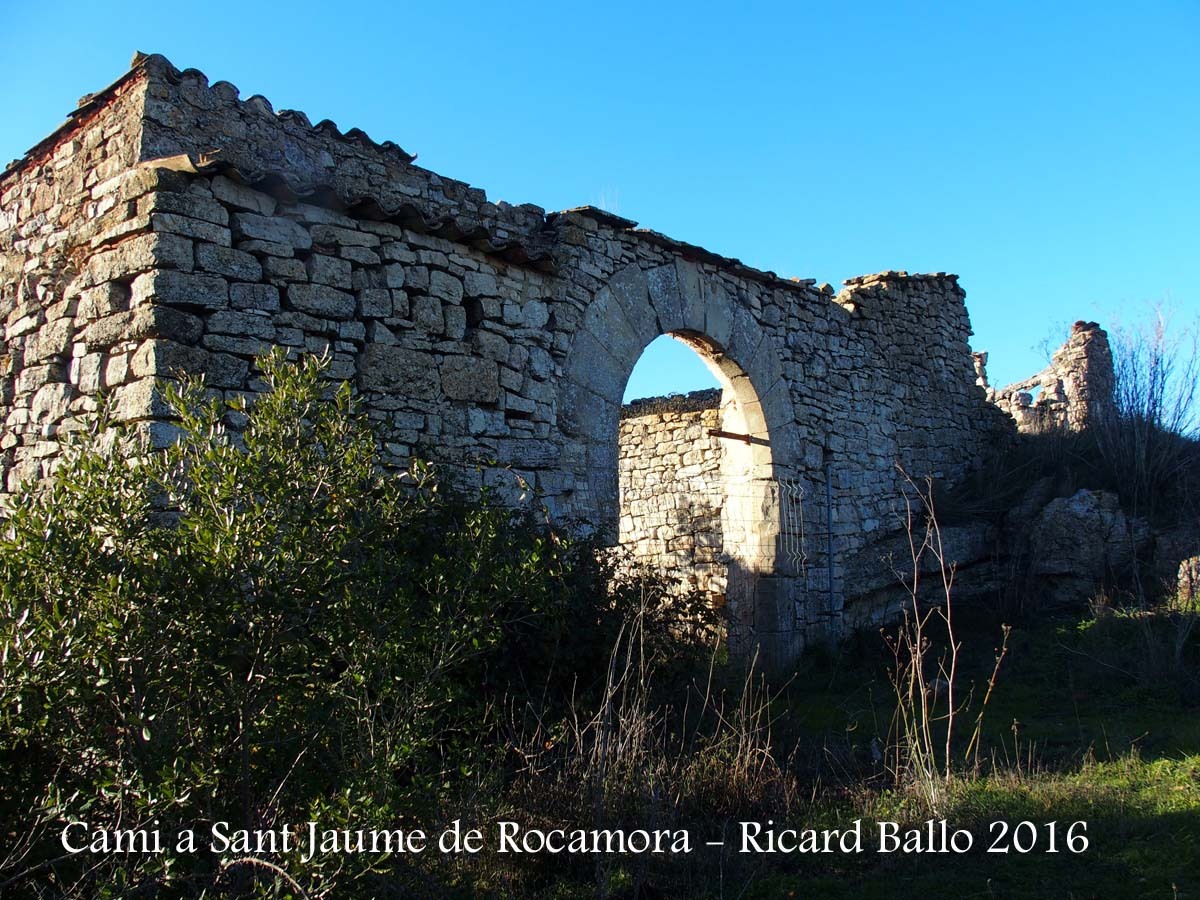 Camí a l'Església de Sant Jaume de Rocamora – Pontils