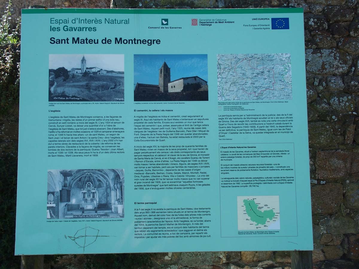 Església de Sant Mateu de Montnegre – Quart - Plafó informatiu situat al davant de l'edificació