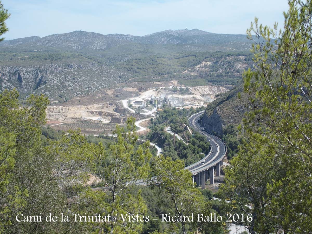 Vistes des del camí de la Trinitat