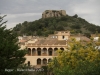 Vistes del castell de Begur des d\'aquesta població. En primer terme porxada de la casa de 