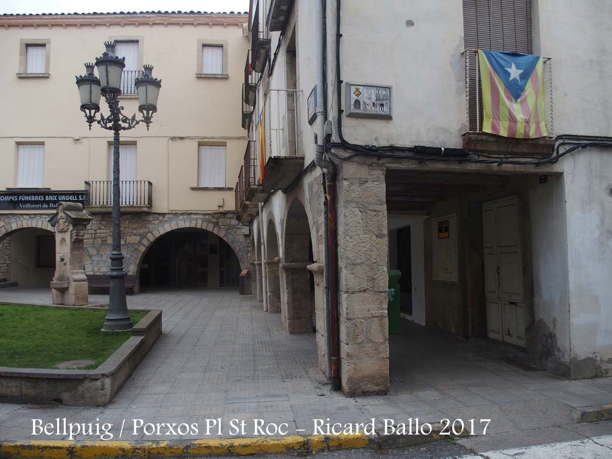 Bellpuig - Porxos de la Plaça de Sant Roc