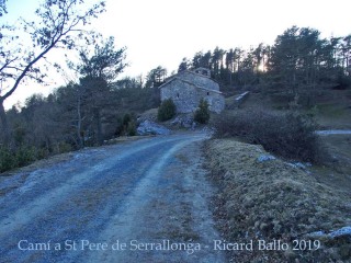 Camí a l'Església de Sant Pere de Serrallonga – Alpens