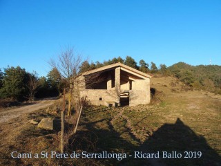 Camí a l'Església de Sant Pere de Serrallonga – Alpens