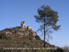 Capella de la Verge del Vinyet – Castellví de la Marca - Una vista del castell de Castellvell de la Marca  i de la capella de Sant Miquel.