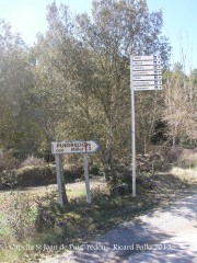 Camí d'accés a Sant Joan de Puig-redon - Deixem la carretera asfaltada.
