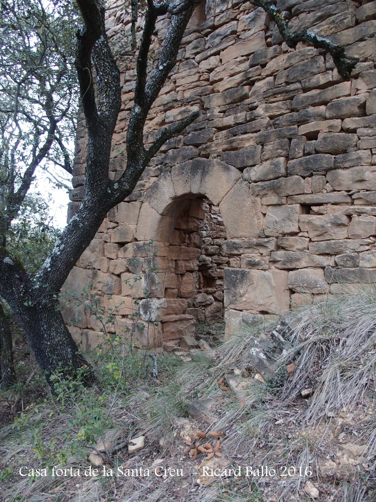 Casa Forta de la Santa Creu – Artesa de Segre - Porta d'entrada