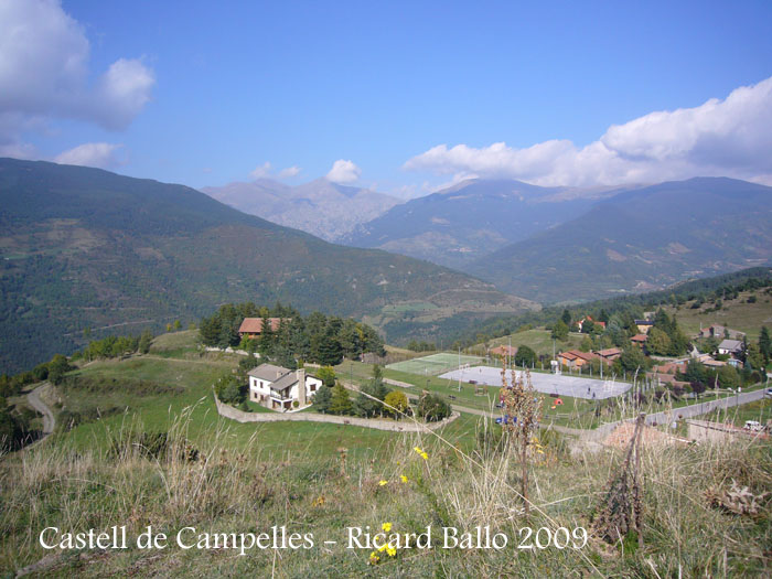 castell-de-campelles-091003_525