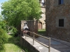 Castell de Ceuró – Castellar de la Ribera - Al fons de la fotografia apareix la imatge de Sant Julià de Ceuró