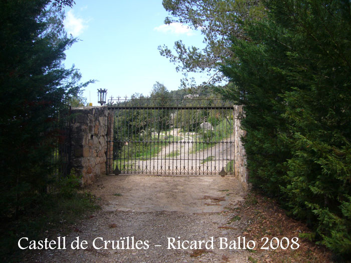 castell-de-cruilles-080429_504