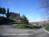 Castell de la Móra - A baix, a la dreta de la fotografia, apareix el campanar d\'espadanya de Sant Jaume de la Móra