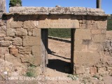 Castell de Lloberola - Porta d'entrada al cementiri.