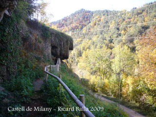 cami-al-castell-de-milany-font-de-la-tosca-091029_507