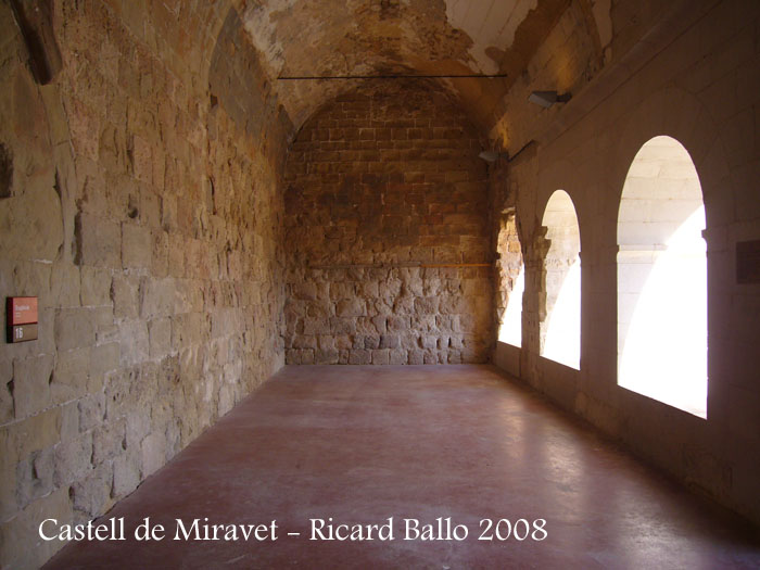 castell-de-miravet-080912_586