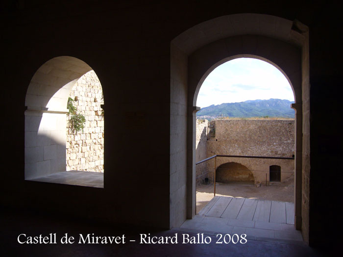 castell-de-miravet-080912_601