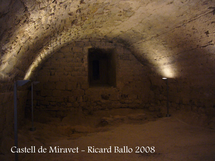 castell-de-miravet-080912_611