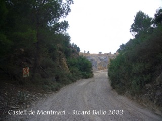 Camí al castell de Montmarí - Entrada que obviem, a la zona on hi ha una industria d'extracció d'àrids.