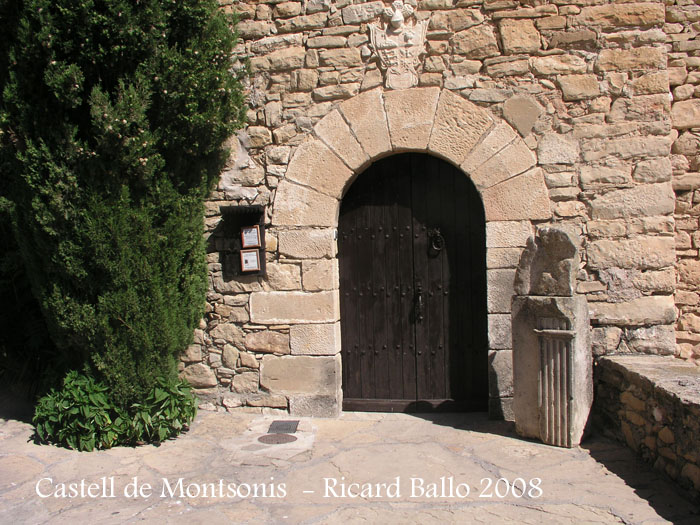 Porta d'entrada principal. Per aquest lloc s'inicien les visites guiades.