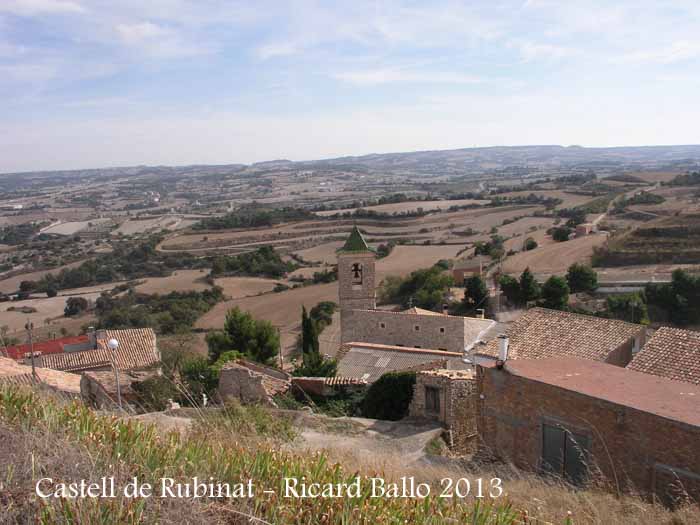 Castell de Rubinat – Ribera d’Ondara - En primer lloc es veu el campanar de l'església parroquial de Santa Maria de Rubinat