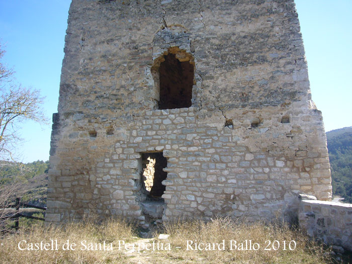 castell-de-santa-perpetua-100316_525