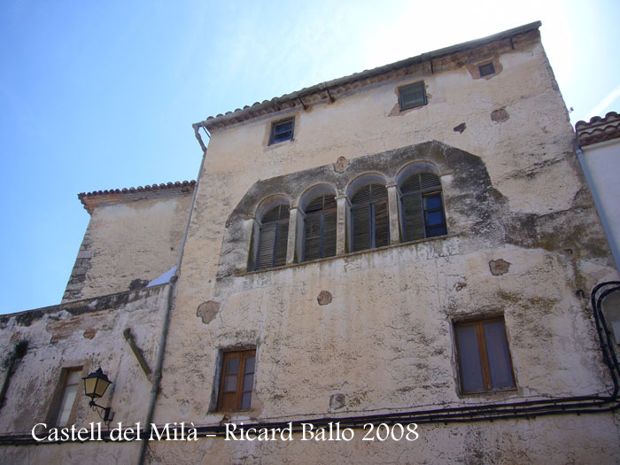 castell-del-mila-080503_511