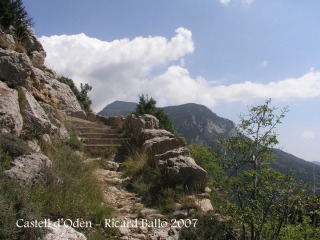 Camí al castell. Camí al castell.