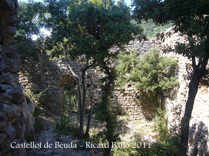 castellot-de-beuda-110915_517