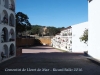 Cementiri de Lloret – Lloret de Mar - Al fons de la fotografia, apareix l'ermita de Sant Quirze