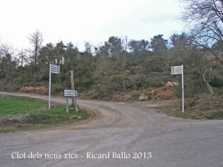 Clot dels nens xics - Deixem la carretera asfaltada.