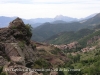 Del Ripollès al Berguedà pel Coll de la Creueta. La població que apareix a la fotografia és Castellar de n\'Hug. Al fons de la imatge,  l\'inconfusible Pedraforca.