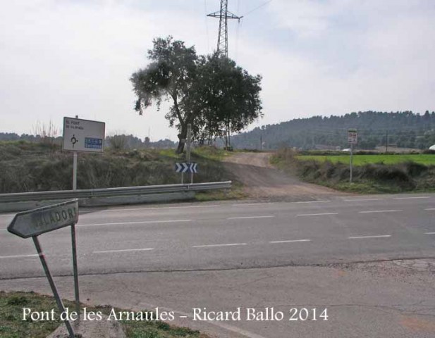 El Pont de les Arnaules – Manresa - Lloc d'inici de l'itinerari. El camí de terra que es veu, és per on continuarem.