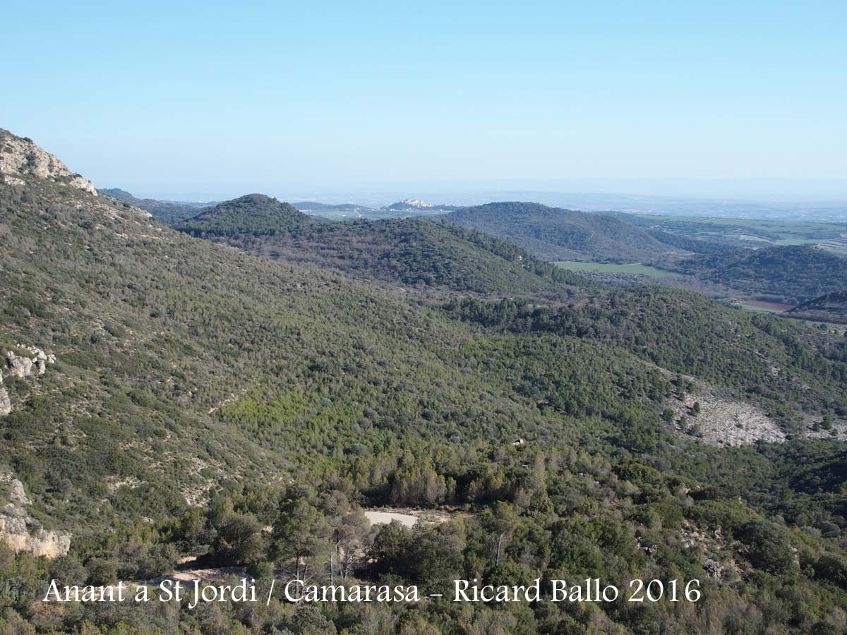 Durant el camí a l'Ermita de Sant Jordi – Camarasa, ens acompanyen aquestes boniques vistes al nostre voltant