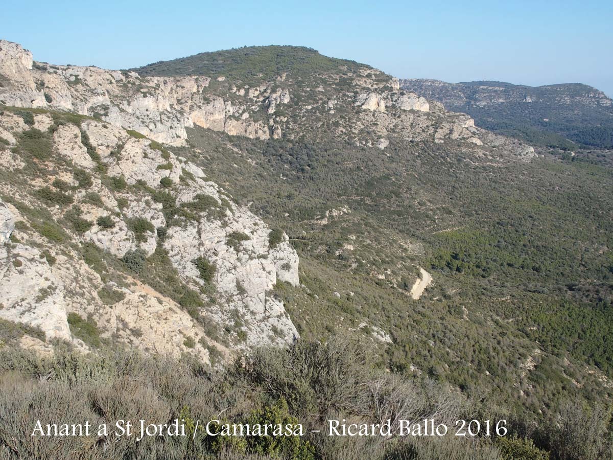 Durant el camí a l'Ermita de Sant Jordi – Camarasa, ens acompanyen aquestes boniques vistes al nostre voltant