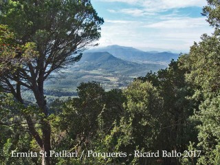 VIstes des del camí d'accés a l'Ermita de Sant Patllari – Porqueres