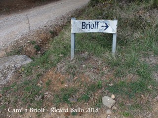 Camí a l\'Església de Sant Esteve de Briolf